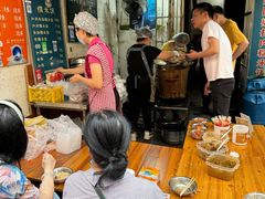 -梁阿婆廿年老牌扣肉糯米饭
