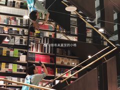 -钟书阁(群光广场店)