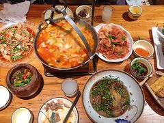 -老滇山寨•云南特色菜•地方菜•民族风情歌舞表演(金碧店)