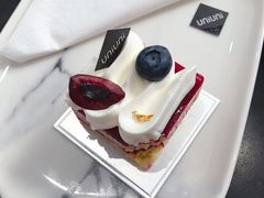 -UNI UNI(环亚凯瑟琳店)