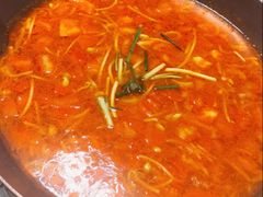 -毛辣果·贵州红酸汤牛肉火锅(西单店)