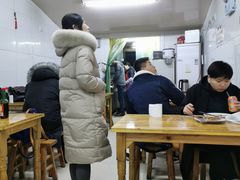 大堂-何记酿皮店(西流湾店)