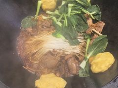 -雪乡人家东北菜·铁锅炖一切(高斯路店)