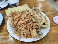 鱼片拼河虾-美顺香食府鱼头老店(雪野湖店)