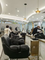 点击看大图 -八佰伴8008星级形象店