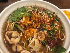 -爆炸头阿姨小四川正宗川味小吃(无任何分店)