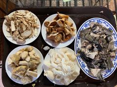 -东巴谷野生菌火锅餐厅