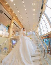 点击看大图 -伯瓷皇后婚纱艺术空间