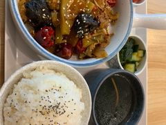 山城麻辣素香锅-轻蔬不用等·素食(江苏路店)