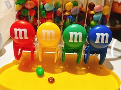 -m豆巧克力世界(上海世茂广场店)