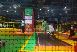 -蹦蹦跳跳(新奥购物中心店)