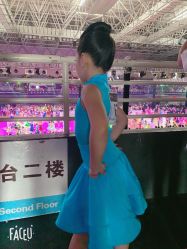 -单色舞蹈