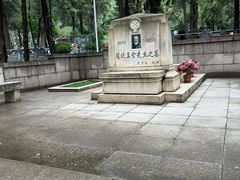 -八宝山(地铁站)