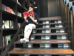 -钟书阁(松江泰晤士小镇店)