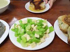 -宝瑞门钉肉饼店