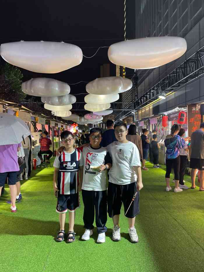 万象城夜市-"爱生活,爱点评,爱美食,爱她爱甜品,今."-大众点评移动版