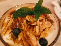 无花果野莓枫糖希腊酸奶-The Rug(三里屯店)