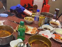 -四囍码头海鲜烧烤自助火锅(外滩南京东路悦荟广场店)