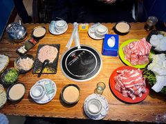 -洞庭洲·防空洞火锅·铜锅涮肉·烧烤(新百广场店)