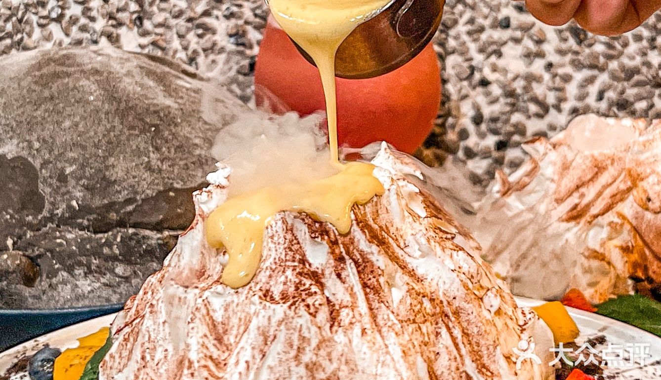 东莞首家富士山下蛋糕🗻！太梦幻了