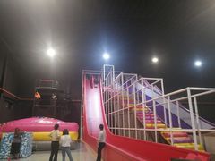 -嘿哟动霸CHUA·新潮玩运动娱乐中心·蹦床滑冰团建乐园