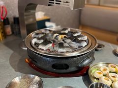 -围炉肉舍•炭烤活鳗•丹东海鲜烤肉(步行街店)