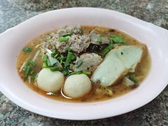 柠檬酸辣汤粿条-榮泰米粉湯(Left Shop)