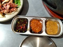 -围炉肉舍丹东海鲜烤肉·烤活鳗(步行街店)