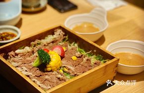 Frost Descent Wagyu Beef Steamed in Bamboo Basket