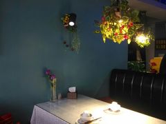 卡座-忘忧草融合私房菜(红鼎国际店)