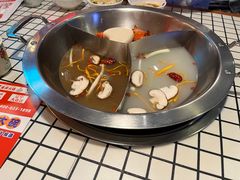 -山悦里 山野·鲜火锅(罗斯福广场店)