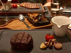 -恰餐厅及酒吧 CHAR Bar & Grill (北京丽都皇冠假日店)