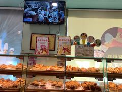 面包甜点陈列柜-新侨三宝乐面包店(崇文门店)