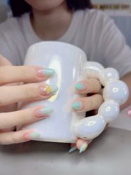 -丽心自助美甲美睫