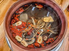 -广味炭炉鸡煲(宝业路分店)