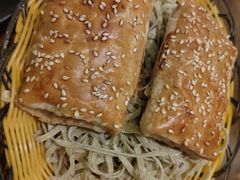 -洞庭洲·防空洞火锅·铜锅涮肉·烧烤(新百广场店)