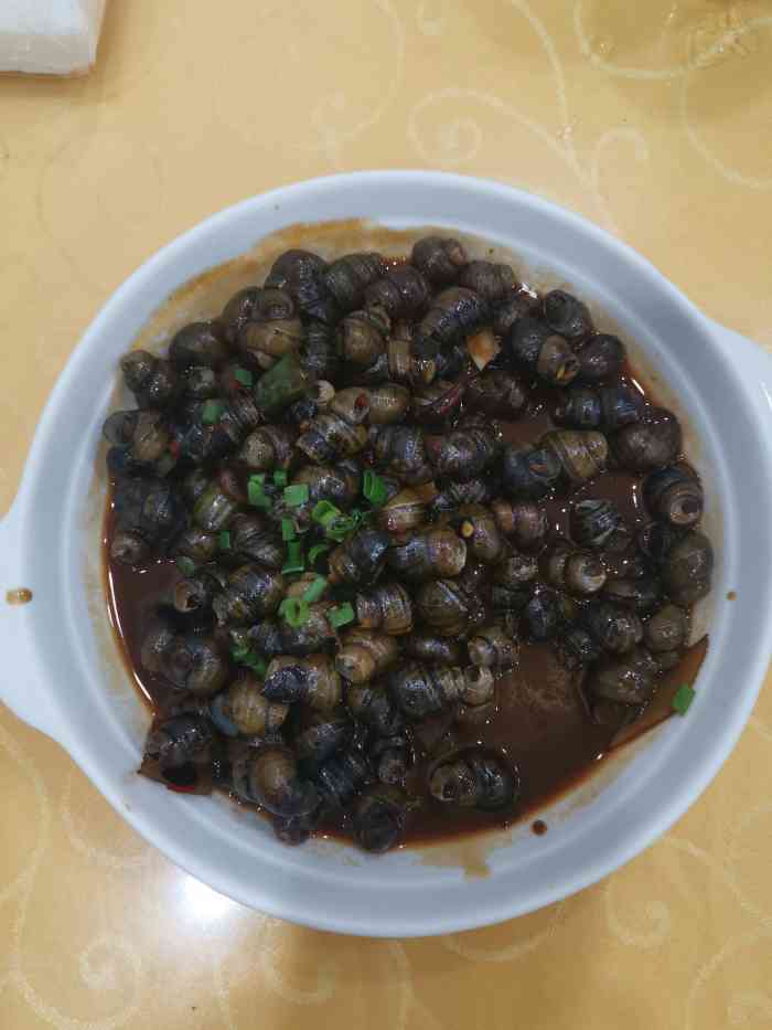 花,然后又到周庄来回走了一遭,回来路上儿子说饿了,正好回到商榻镇上