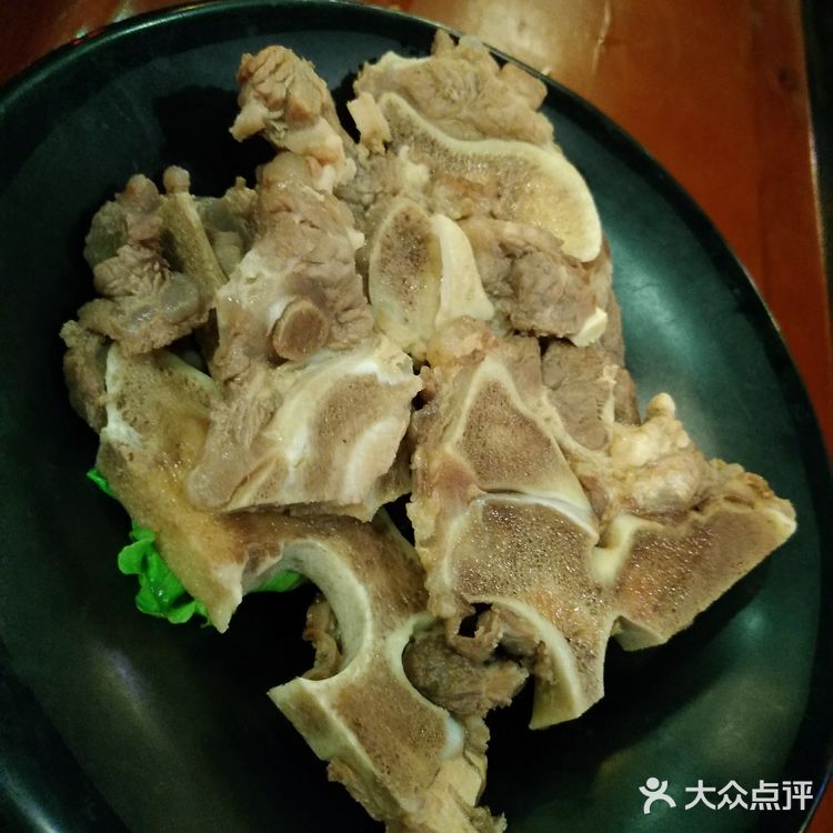辣锅里豆腐和鸭血非常入味。环境还算可以
