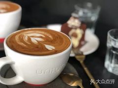 -UNI UNI(环亚凯瑟琳店)