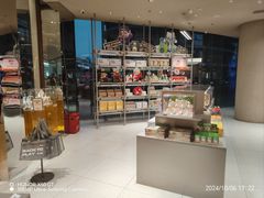 -泡泡玛特POPMART(黄岛新城吾悦店)
