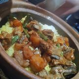 这次来，发现有送餐机器人来送餐。孩子围着机器人到处走
