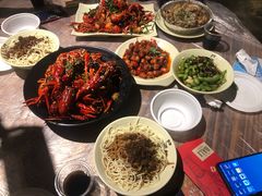 -巴厘龙虾·榜首油焖大虾(音乐学院·沿江酒馆店)