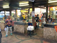 -东海岸人工湖美食村