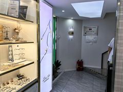 -世纪大明眼镜·蔡司战略授权店(汉街店)