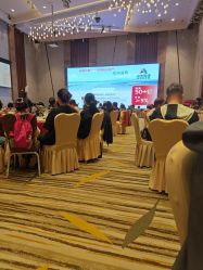 点击看大图 -广州中心皇冠假日酒店·宴会厅