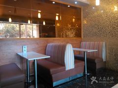 卡座-那坡里比萨(康王北路店)