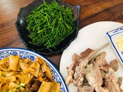 凉拌沙葱-壹阁胡羊焖饼(特色小吃街店)