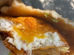 炸蛋重口多酱葱油饼-小红车炸蛋葱油饼