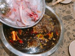 -肖肖酸萝卜鱼火锅(总店)