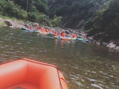 -安吉龙王山峡谷漂流